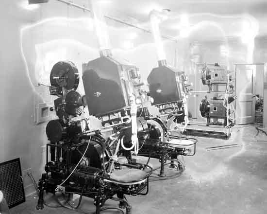 Punch and Judy Theatre - Old Photo From Detroityes (newer photo)